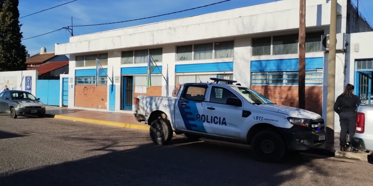 Robaron 5 millones de pesos de la escuela Mariano Moreno